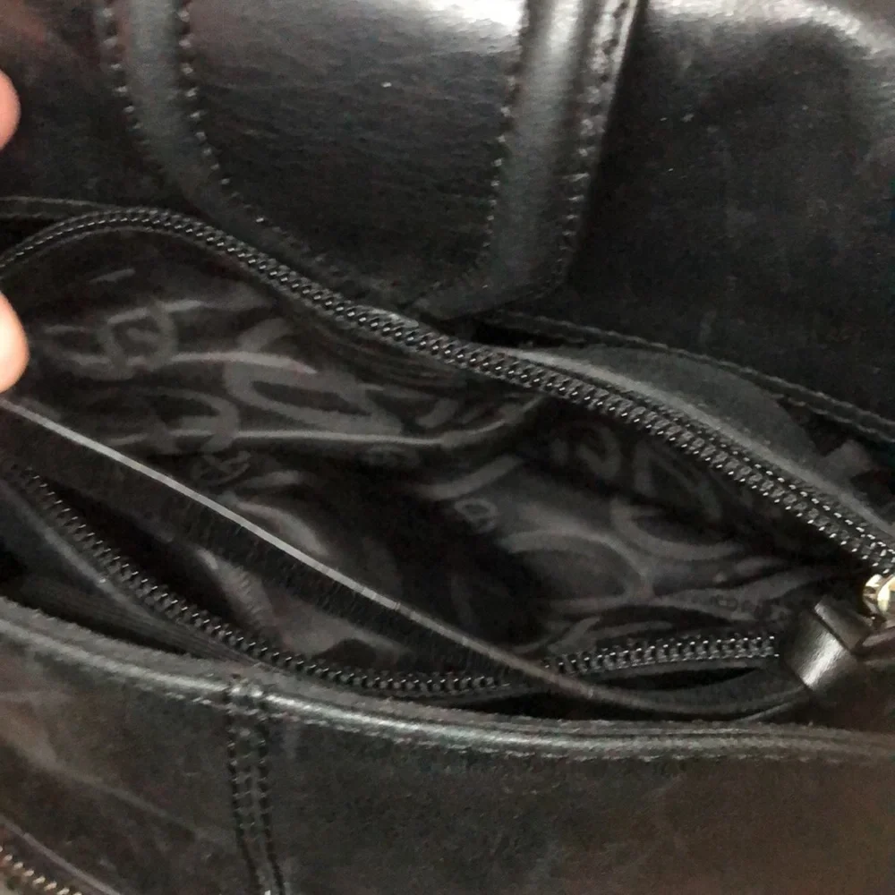 Francesco Baisia Leather Shoulder Bag. Like new. Includes branded dust bag. - Picture 8 of 16